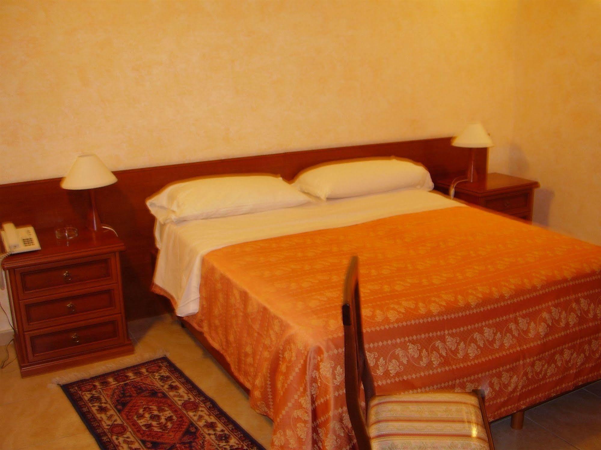 Hotel Gresi 3*